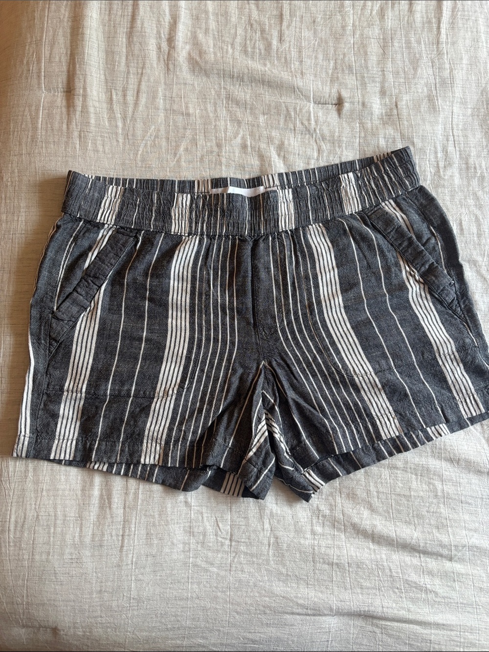 Sonoma Women’s Striped Black & White Linen Summer Shorts Size Large